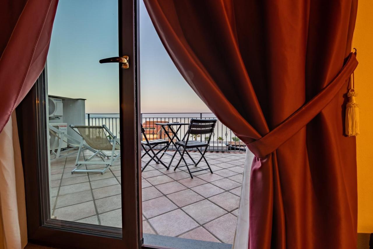Ottocento Sul Mare Nizza di Sicilia Exterior foto